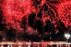 Bordeaux fête le vin : spectacle pyrotechnique -  www.33-bordeaux.com