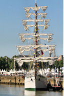 Cuauhtémoc à quai - www.33-bordeaux.com