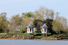 Croisières Blaye du Marco Polo : Constructions sur pilotis | Photo Bernard Tocheport