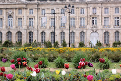 Le jardin des lumières et les façades de la Bourse | 33-bordeaux.com