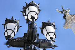 Bordeaux lampadaire du monument aux Girondins et l'ange de la liberté | Photo Bernard Tocheport