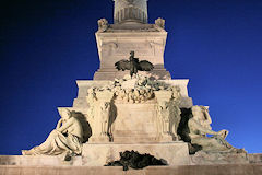 Bordeaux le monument aux Girondins à l'heure bleue | Photo Bernard Tocheport