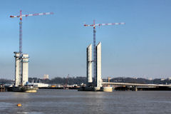 Mars 2012 construction des piliers | 33-bordeaux.com