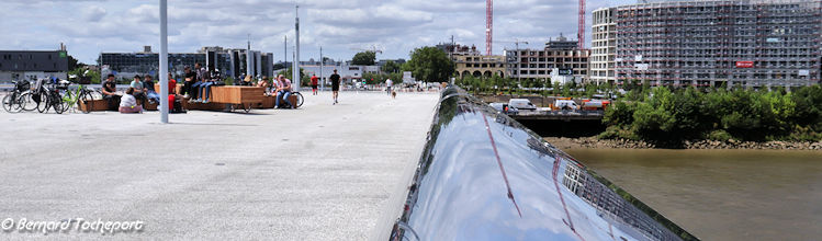 Bordeaux vue  sur rive gauche depuis pont Simone Veil | Photo Bernard Tocheport
