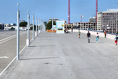 Bordeaux large espace piétons du pont Simone Veil | Photo Bernard Tocheport