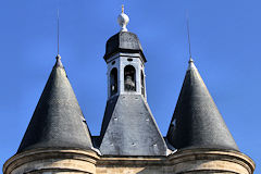 Bordeaux les ardoises du toit de la Grosse Cloche | Photo Bernard Tocheport