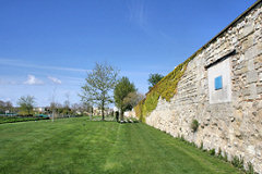 Bordeaux rive droite : mur du jardin botanique -  photo 33-bordeaux.com