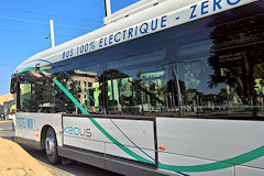 Bordeaux Heuliez Bus électrique place Stalingrad | photo Bernard Tocheport