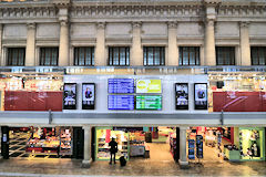 Gare Saint Jean de Bordeaux nouveaux panneux d'information et commerces | photo 33-bordeaux.com
