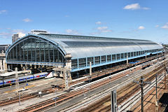 Vue extérieure de la grand halle de la Gare Saint Jean Bordeaux | photo 33-bordeaux.com