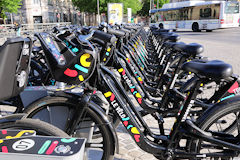 Alignement de Vélos électriques TBM Bordeaux Métropole | photo Bernard Tocheport