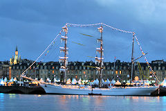 Le 3 mâts barque du Mexique  Cuauhtemoc à Bordeaux | Photo Bernard Tocheport