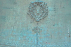Armoiries et croix sur la robe de la Grosse Cloche Armande Louise de Bordeaux | Photo Bernard Tocheport